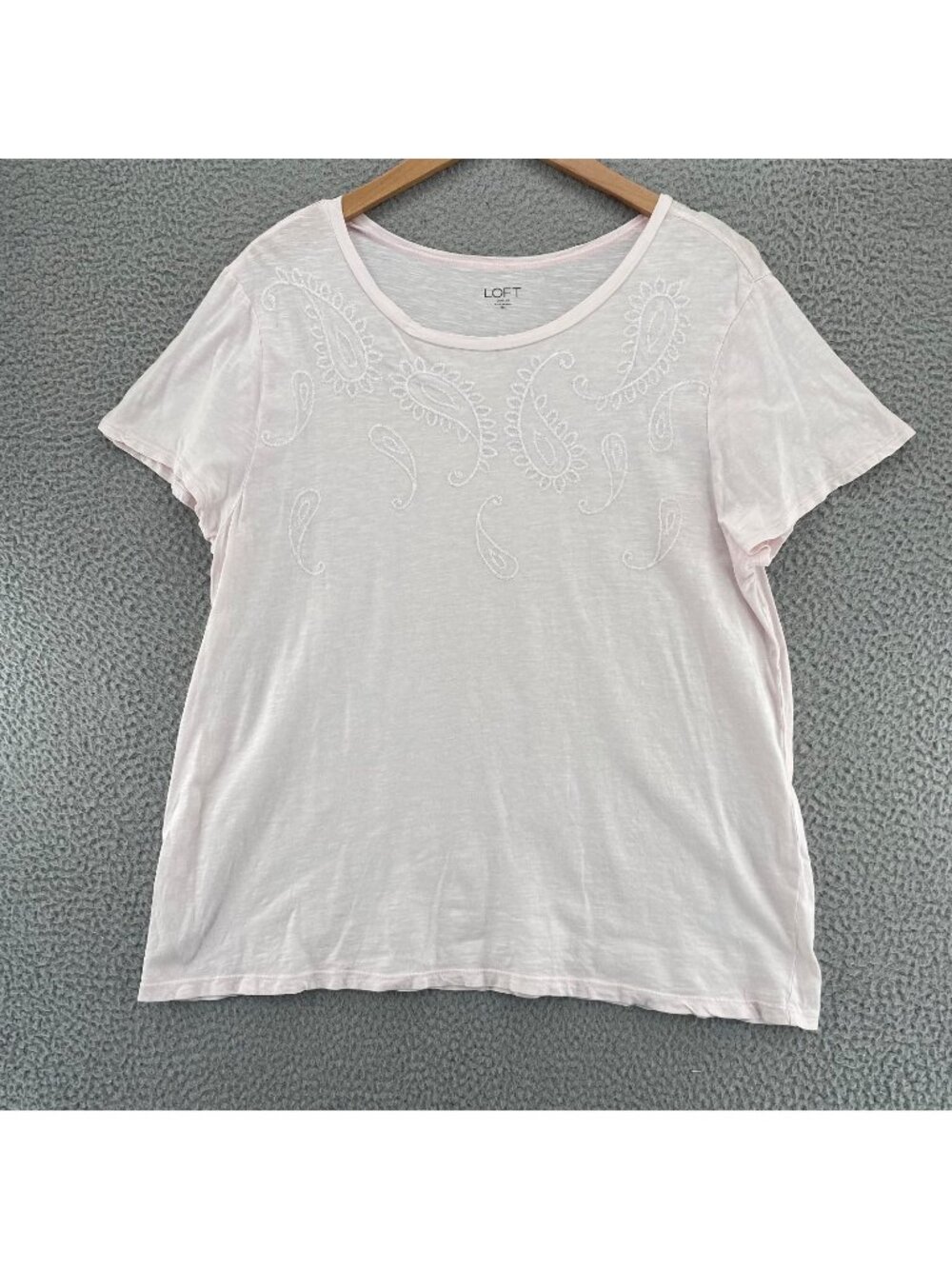 LOFT Top Womens Extra Large Pink Paisley Embroidered Cotton Boat Neck Knit Tee